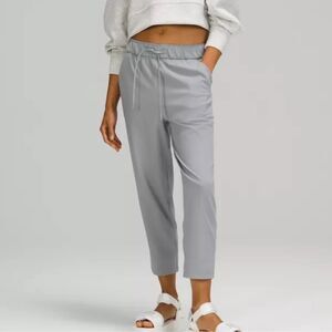Lululemon Women’s gray Stretch High-Rise Crop pull on pants casual size 6 - GUC